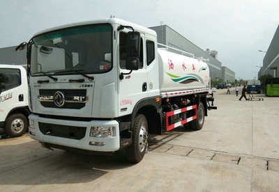 霧炮車與灑水車在黔西縣 不止是灑水，更是提升人居環境的“多面手”